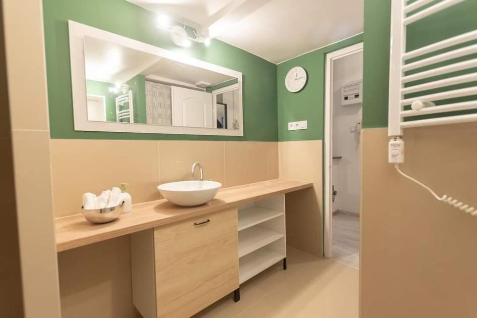 Central Stay Gozsdu Budapest Exteriör bild
